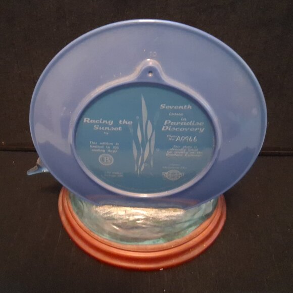 The Bradford Exchange Paradise Discovery Series Vintage Collector Plates - Picture 5 of 11